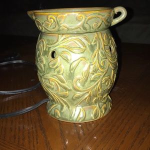 Green Scentsy wax melter